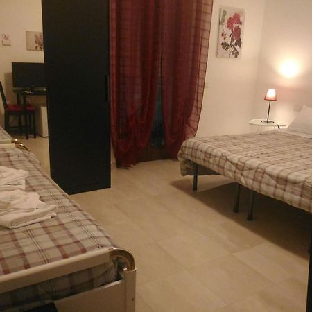 Domus Taranto Unica Sede Hotel Kültér fotó