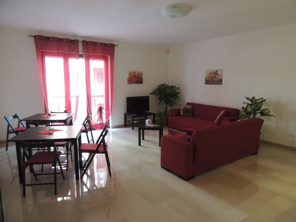 Domus Taranto Unica Sede Hotel Kültér fotó