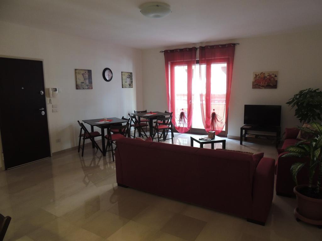 Domus Taranto Unica Sede Hotel Kültér fotó
