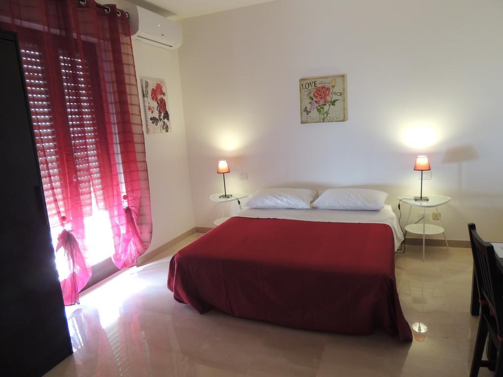 Domus Taranto Unica Sede Hotel Szoba fotó