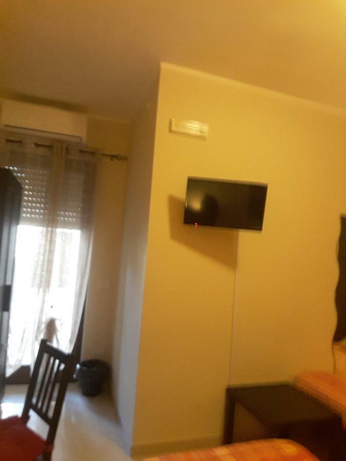 Domus Taranto Unica Sede Hotel Kültér fotó